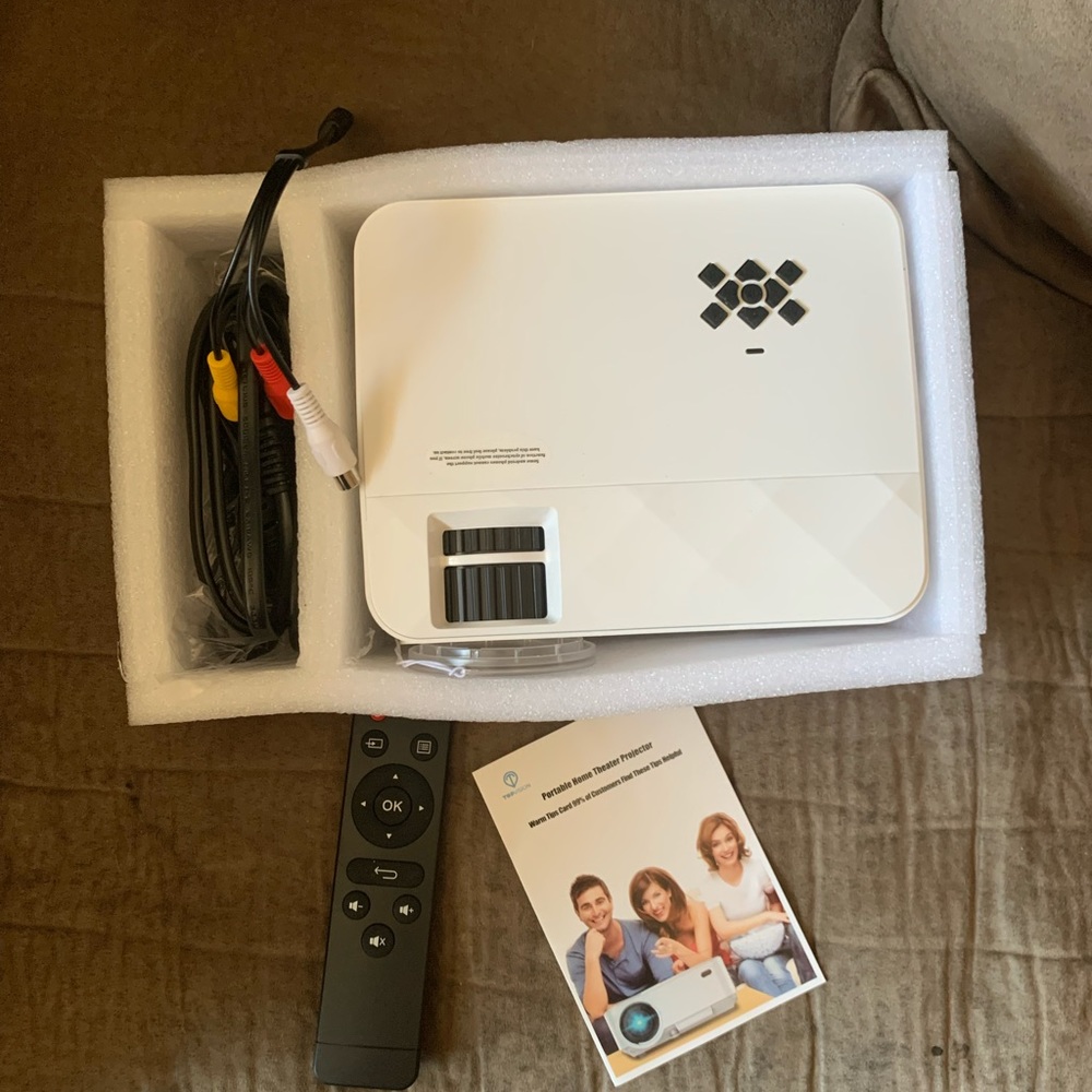 Portable LED projector - Picture 2 of 6
